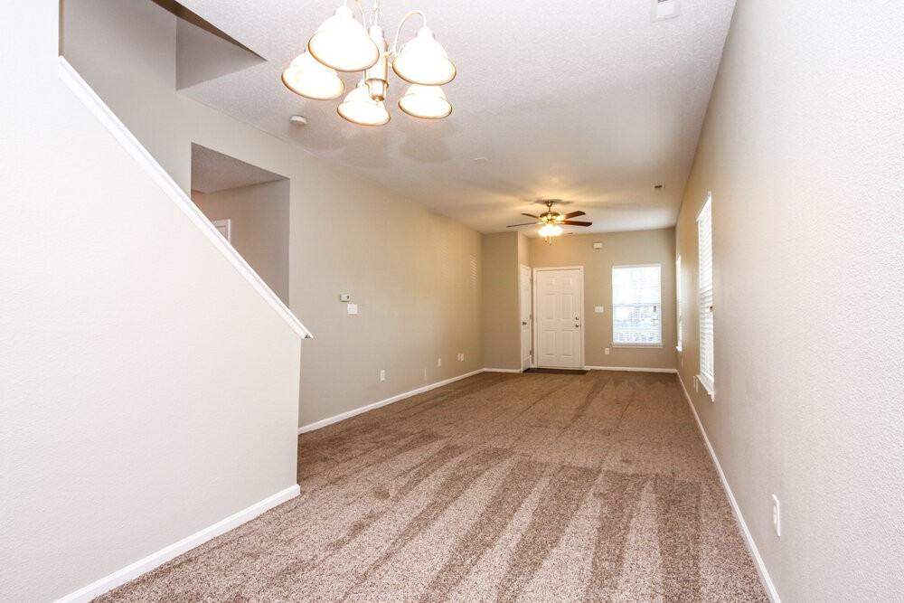 8020 Lake Tree Cir - Photo 5 of 17