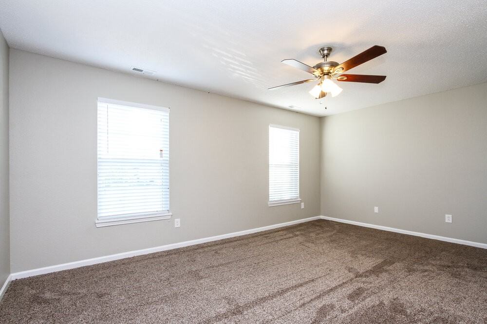 8020 Lake Tree Cir - Photo 7 of 17