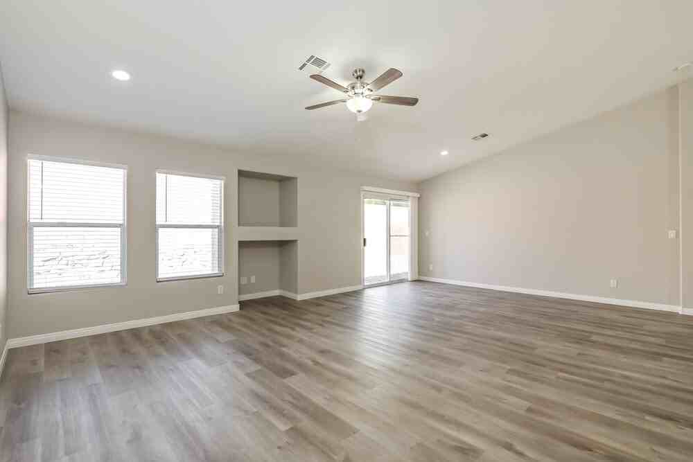 1075 Silver Star St - Photo 5 of 16