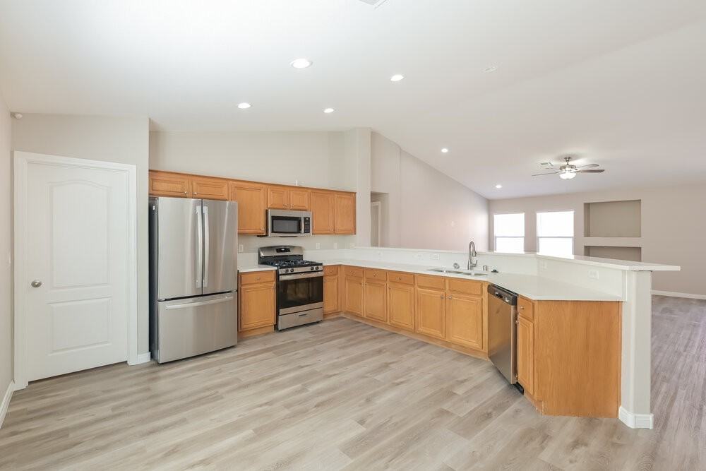 1075 Silver Star St - Photo 7 of 16