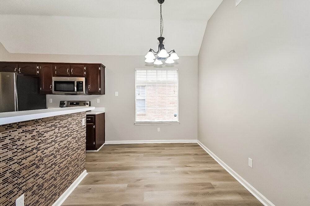 5570 Alexandria Ln - Photo 7 of 16