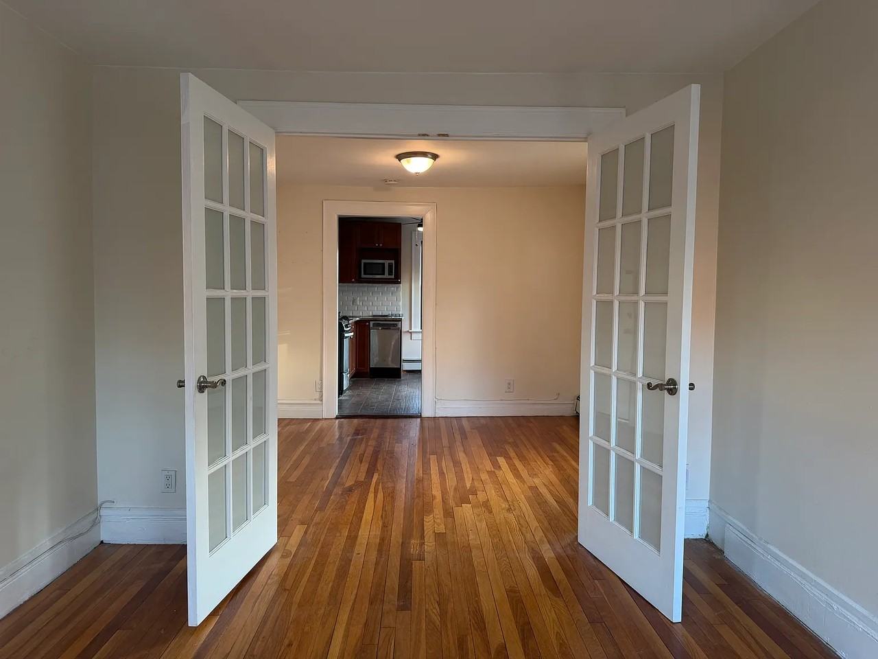 229 8th Street #3 - Photo 4 of 21