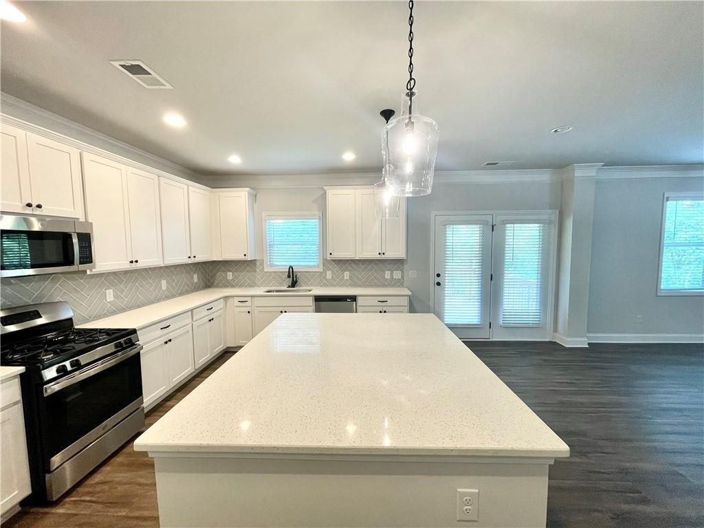 331 Hudson Chase Ct - Photo 3 of 22