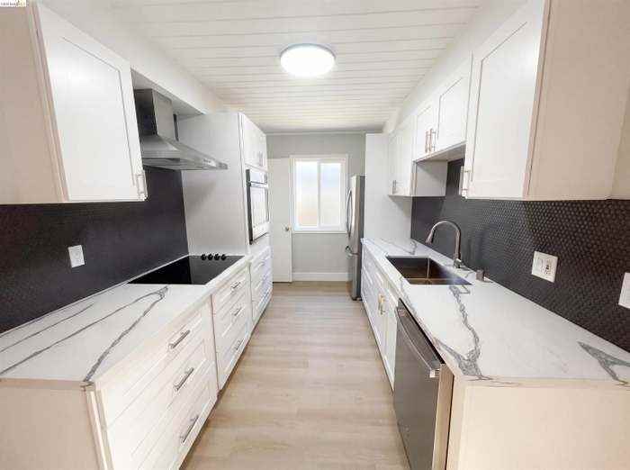 2361 Oakmont Dr - Photo 2 of 33