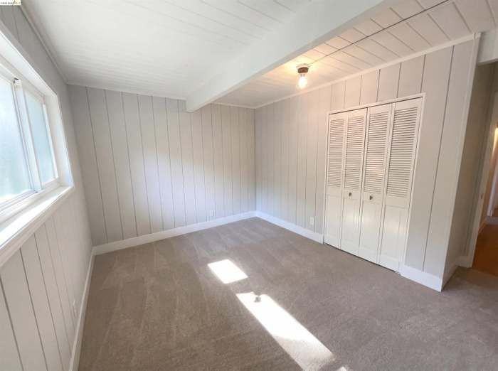 2361 Oakmont Dr - Photo 6 of 33