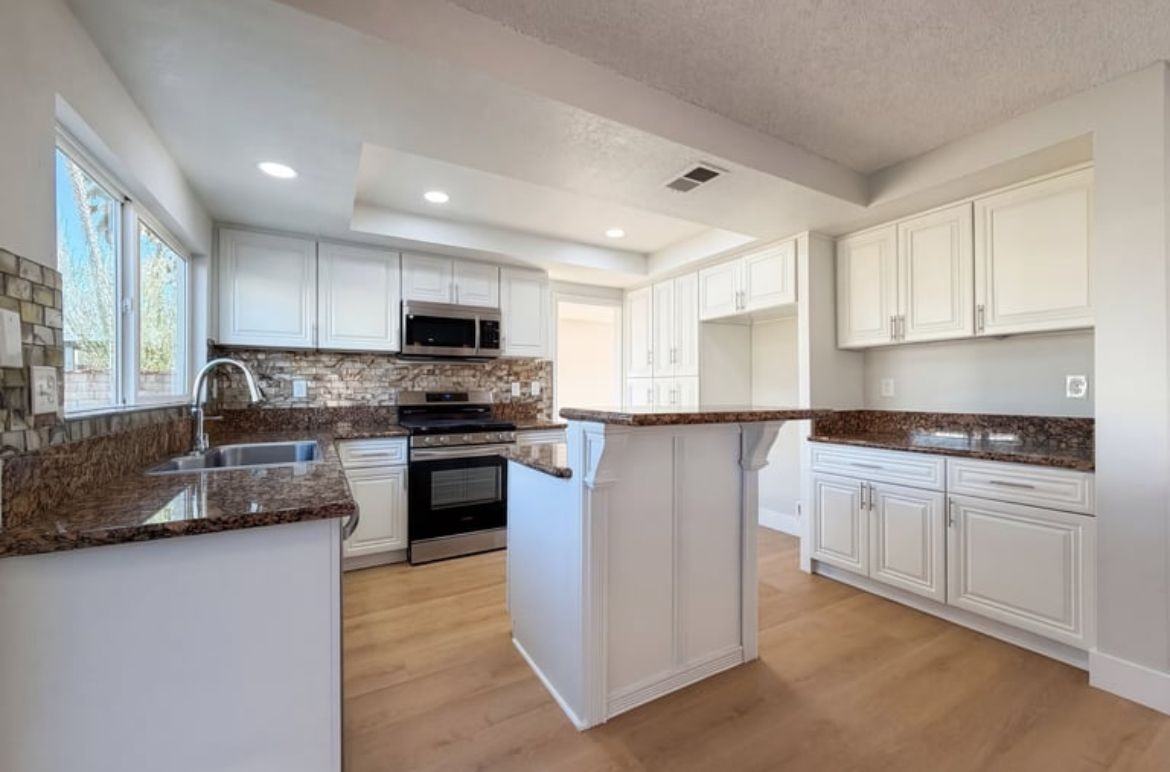 37740 Duffel St - Photo 2 of 27