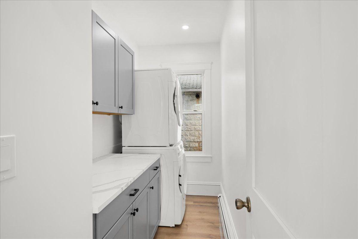 183 Vernon St - Photo 3 of 9