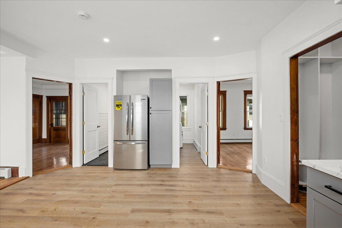 183 Vernon St - Photo 4 of 9