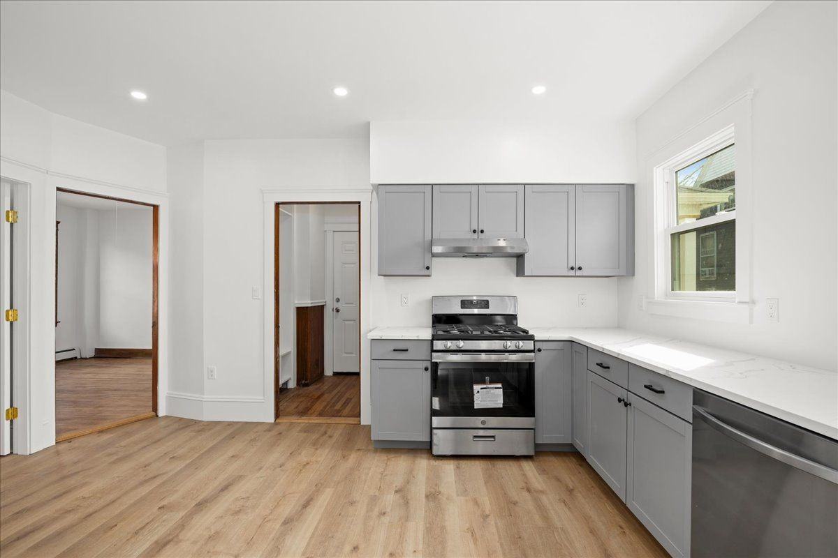 183 Vernon St - Photo 6 of 9