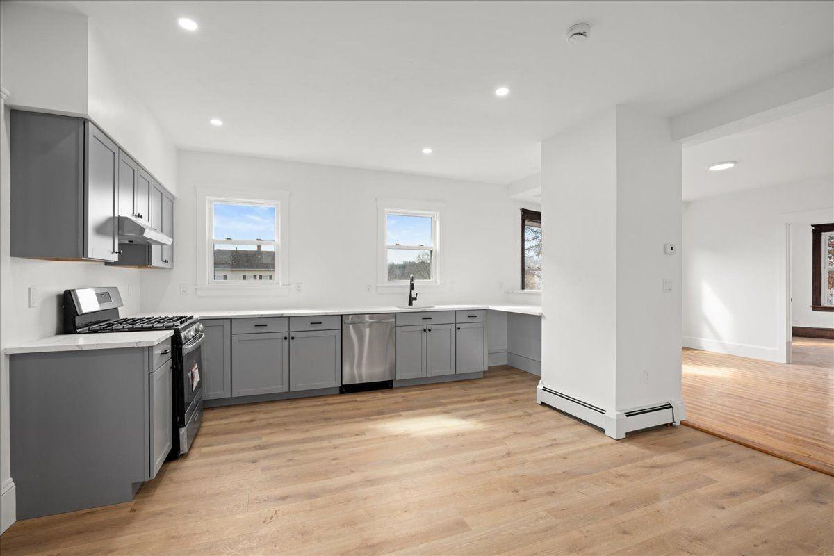 183 Vernon St - Photo 7 of 9