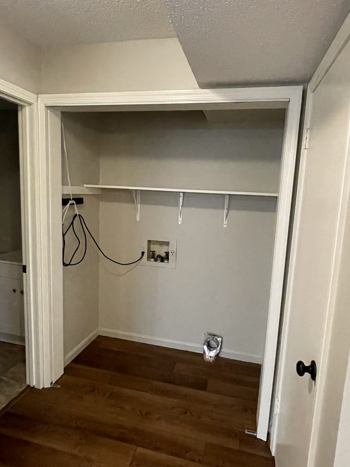 110 Lancelot Ct - Photo 5 of 10