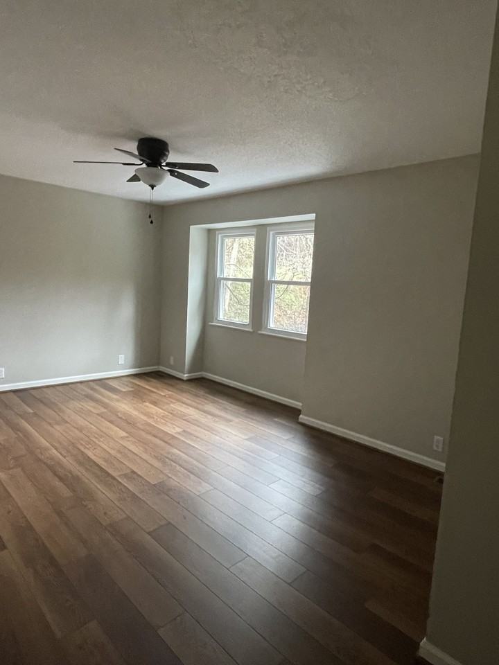 110 Lancelot Ct - Photo 7 of 10