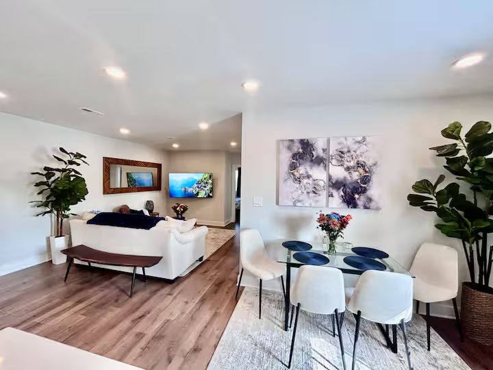 415 E Jasper St #3 - Photo 4 of 10