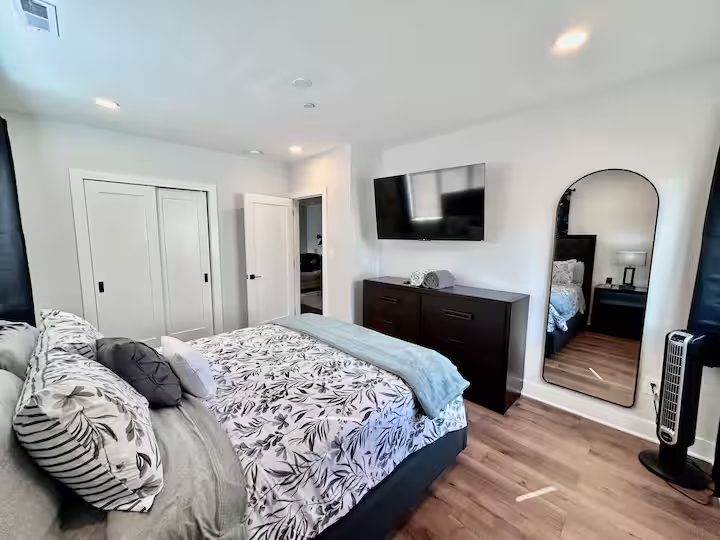 415 E Jasper St #3 - Photo 7 of 9
