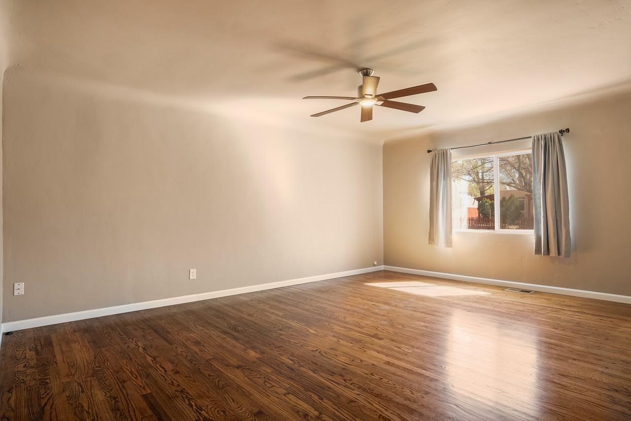 505 Carlisle Blvd Se - Photo 4 of 11