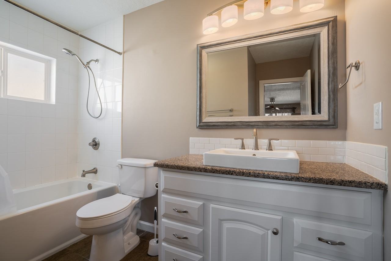 505 Carlisle Blvd Se - Photo 7 of 11