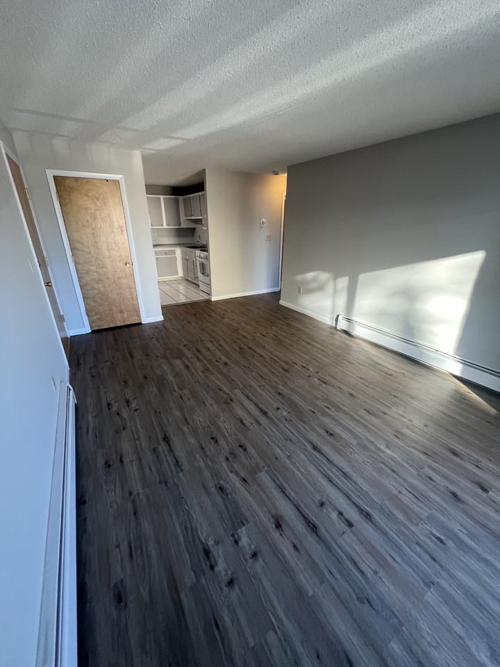 164 Whitehall Rd - Photo 3 of 12