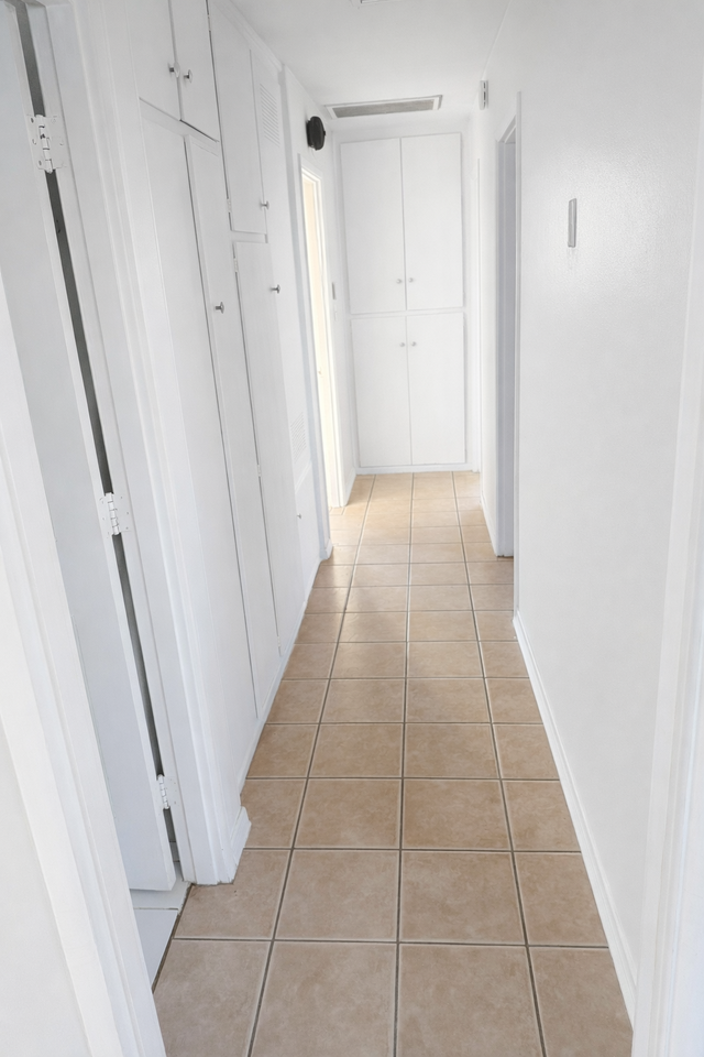 526 E Nugent St - Photo 2 of 13