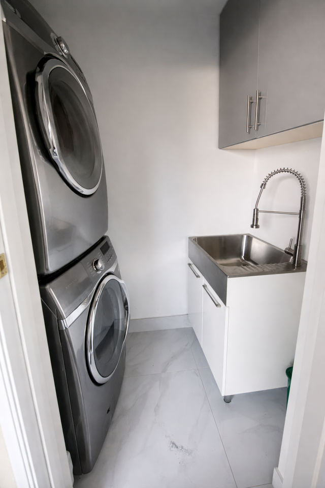 94a Ave & 124 St - Photo 4 of 6