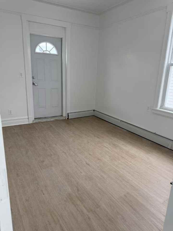 643 72nd Street #2nd floor - Photo 4 of 8