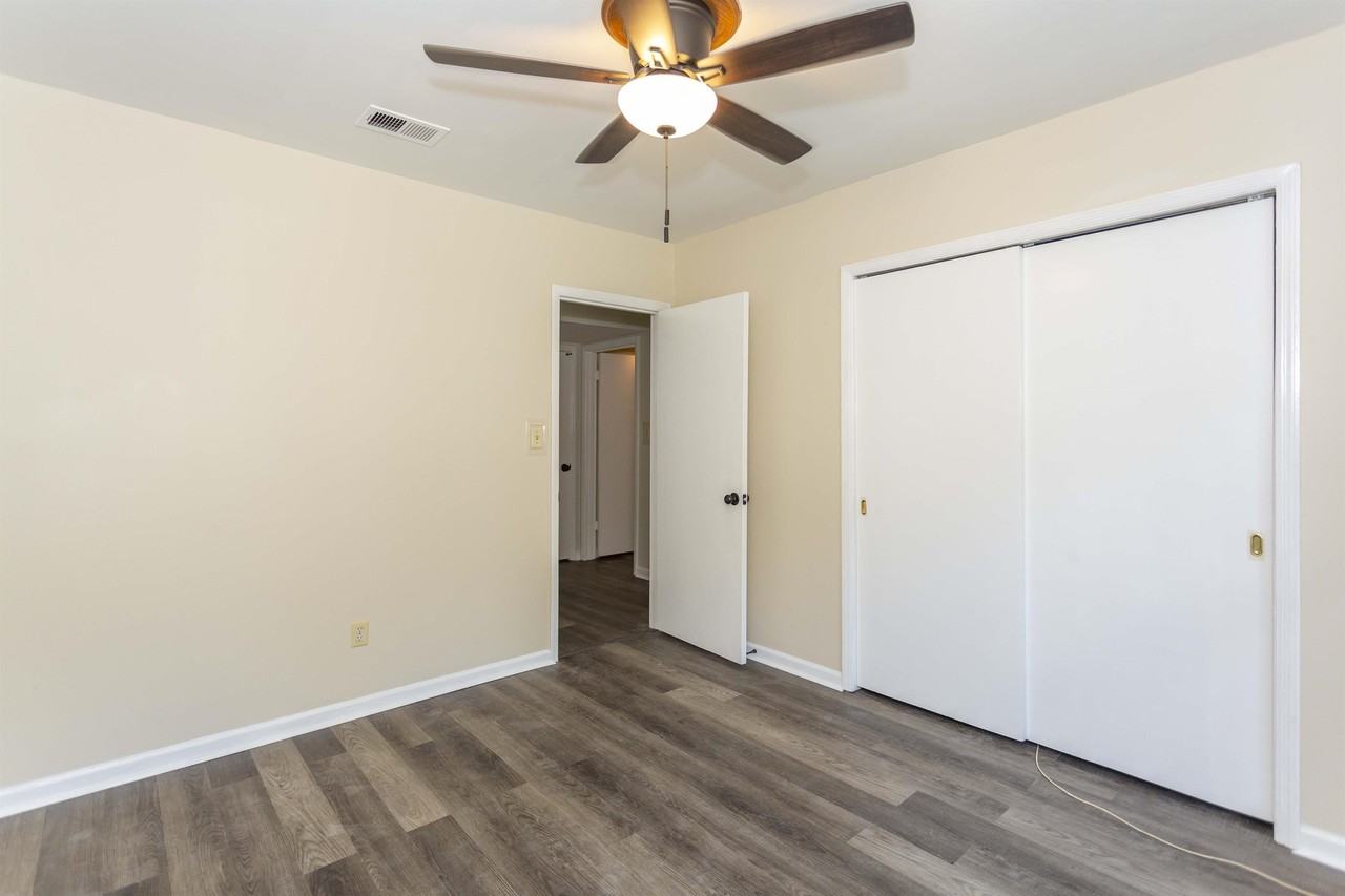 2105 Montreat Pkwy #D - Photo 5 of 31