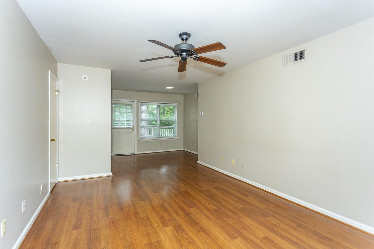 2014 - Photo 2 of 32