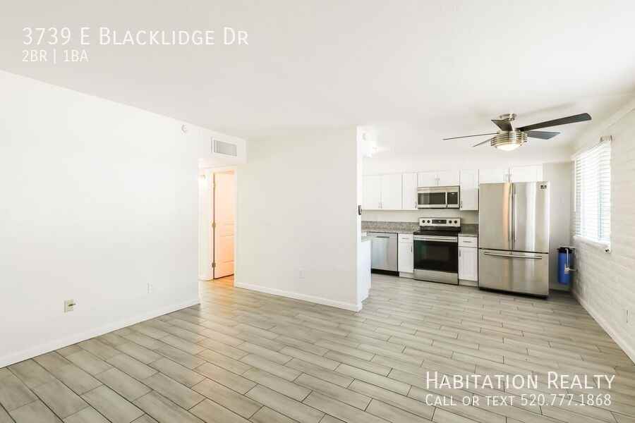 3739 E Blacklidge Dr - Photo 3 of 15