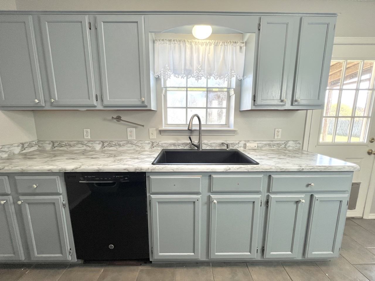 14101 Cherry Hill Dr - Photo 5 of 16