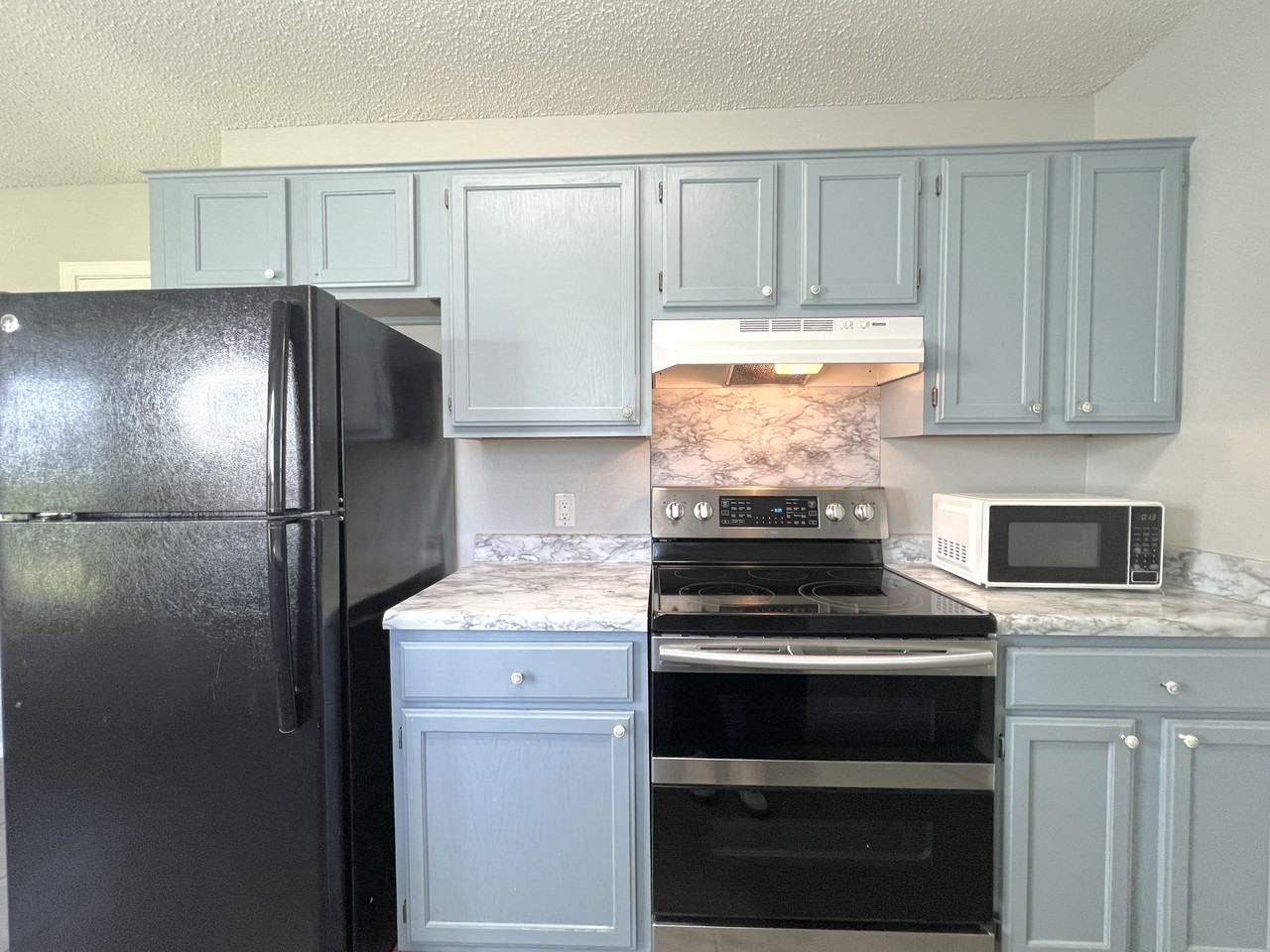 14101 Cherry Hill Dr - Photo 6 of 16