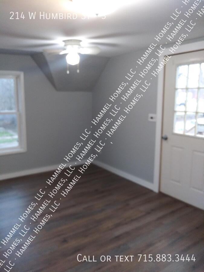 214 W Humbird St #3 - Photo 3 of 11