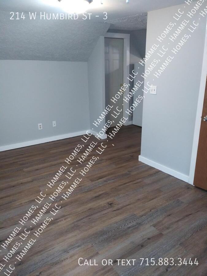 214 W Humbird St #3 - Photo 5 of 11