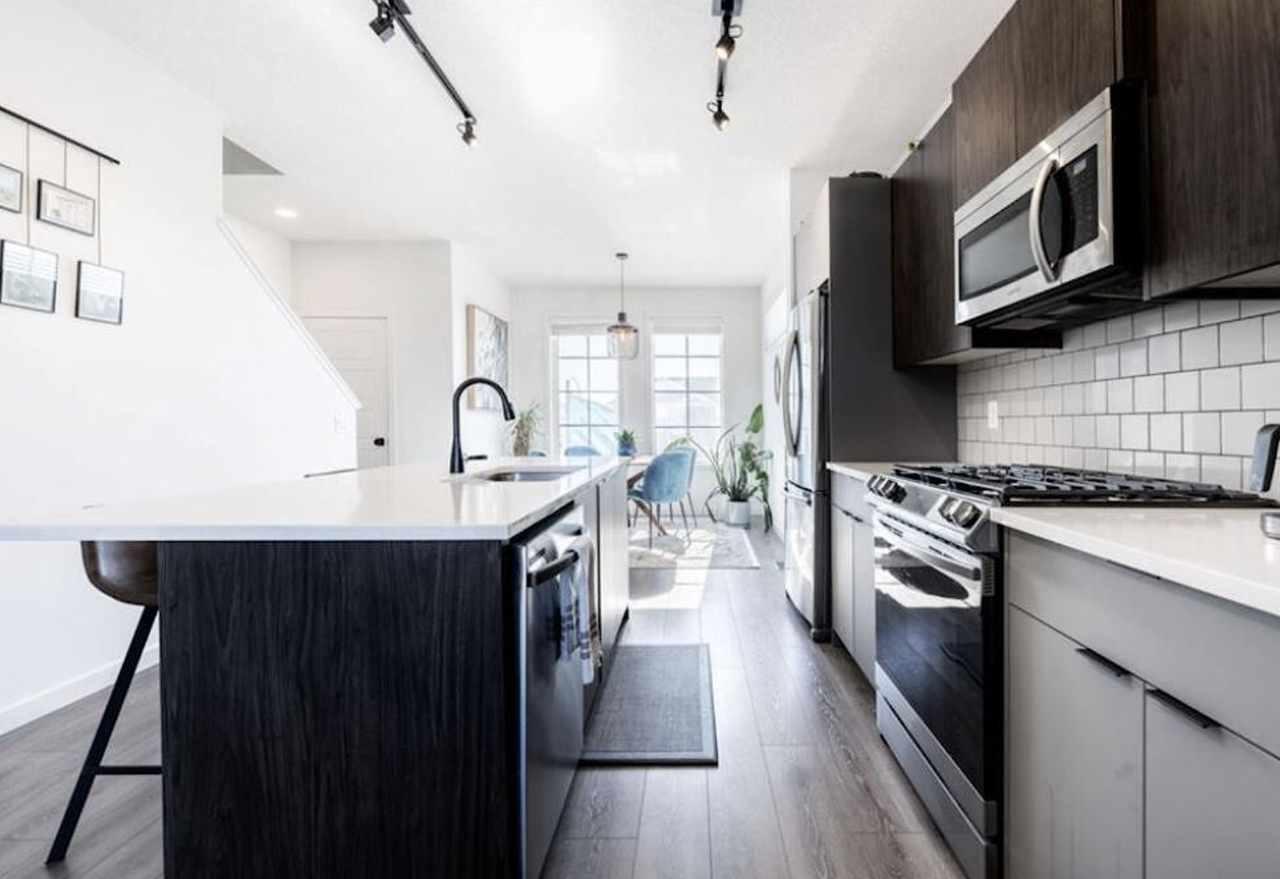 2416 210 Ave Se - Photo 3 of 25