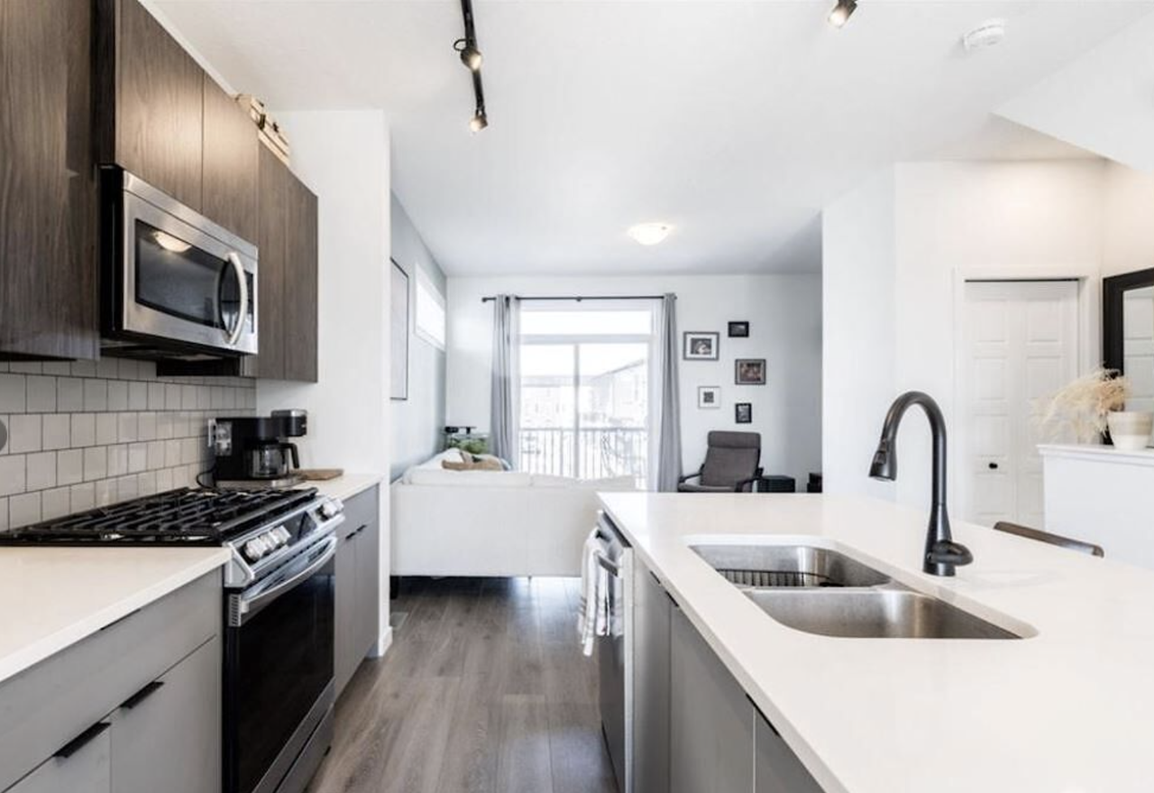 2416 210 Ave Se - Photo 4 of 25