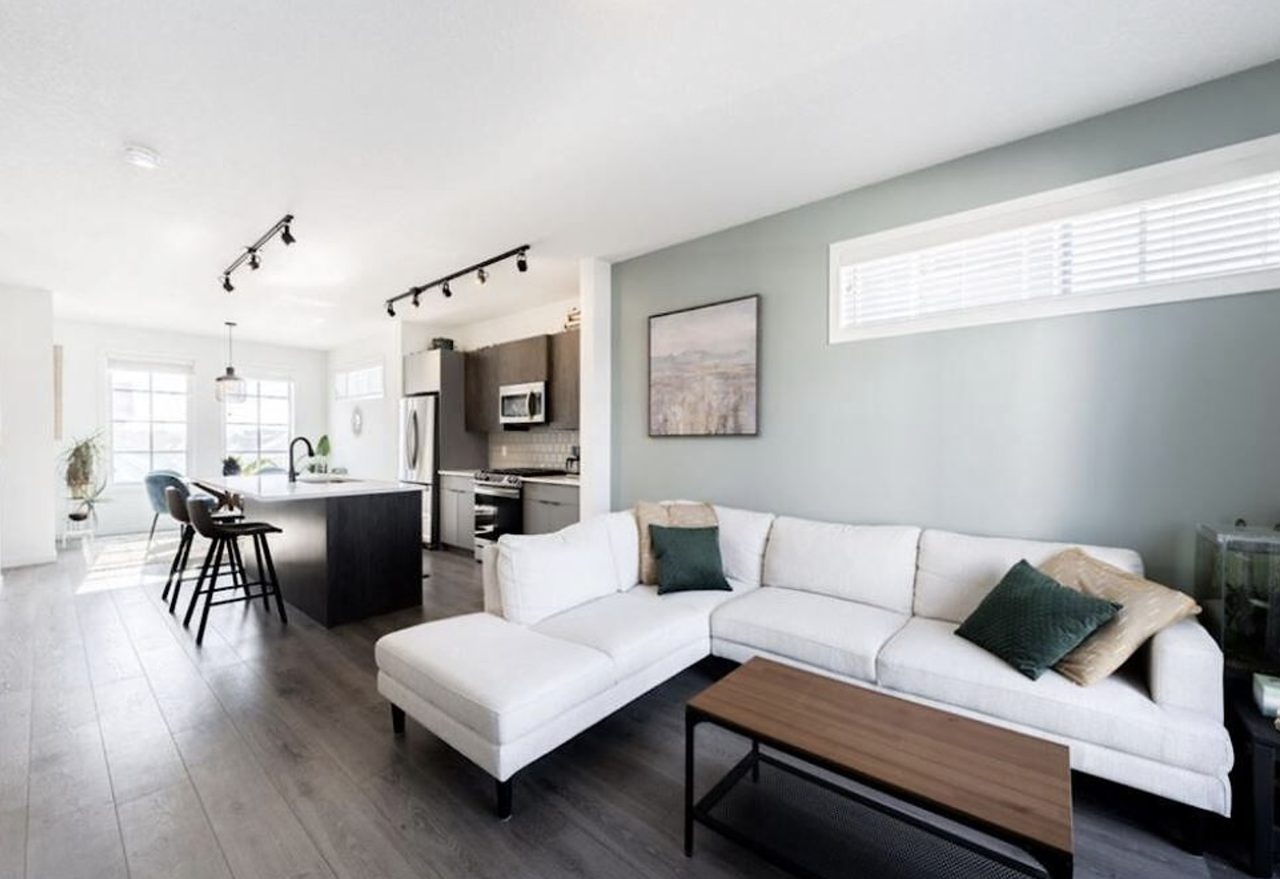 2416 210 Ave Se - Photo 5 of 25