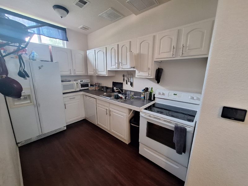 2507 Lynnhaven Ln - Photo 3 of 11