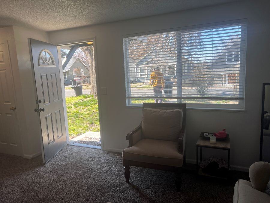 1040 Bonnie Brae St #B - Photo 3 of 16