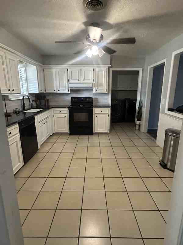 606 Westridge Dr - Photo 4 of 20