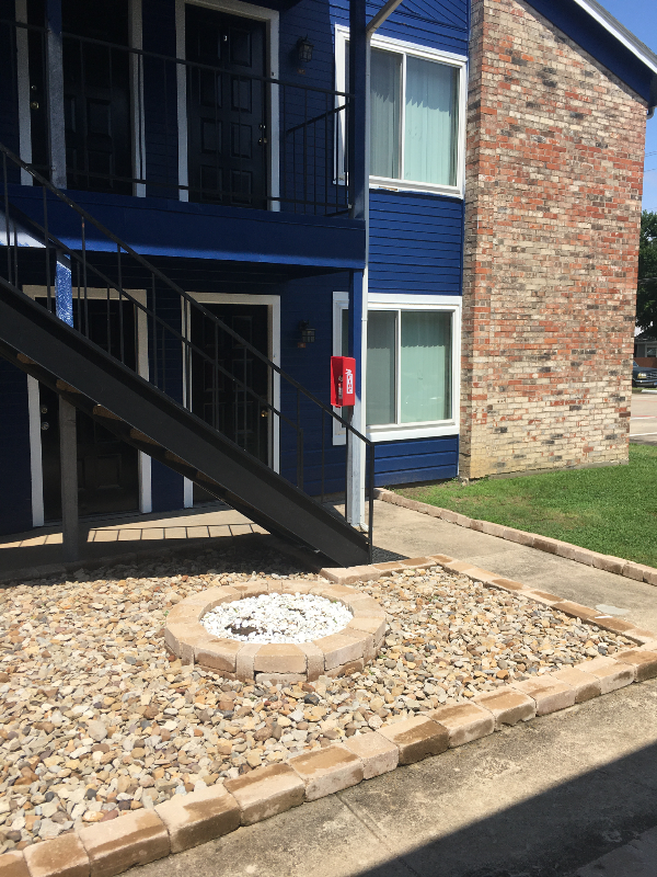 2427 W Prairie St - Photo 2 of 9