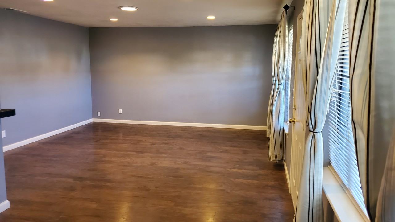 1992 14th St - Photo 2 of 19