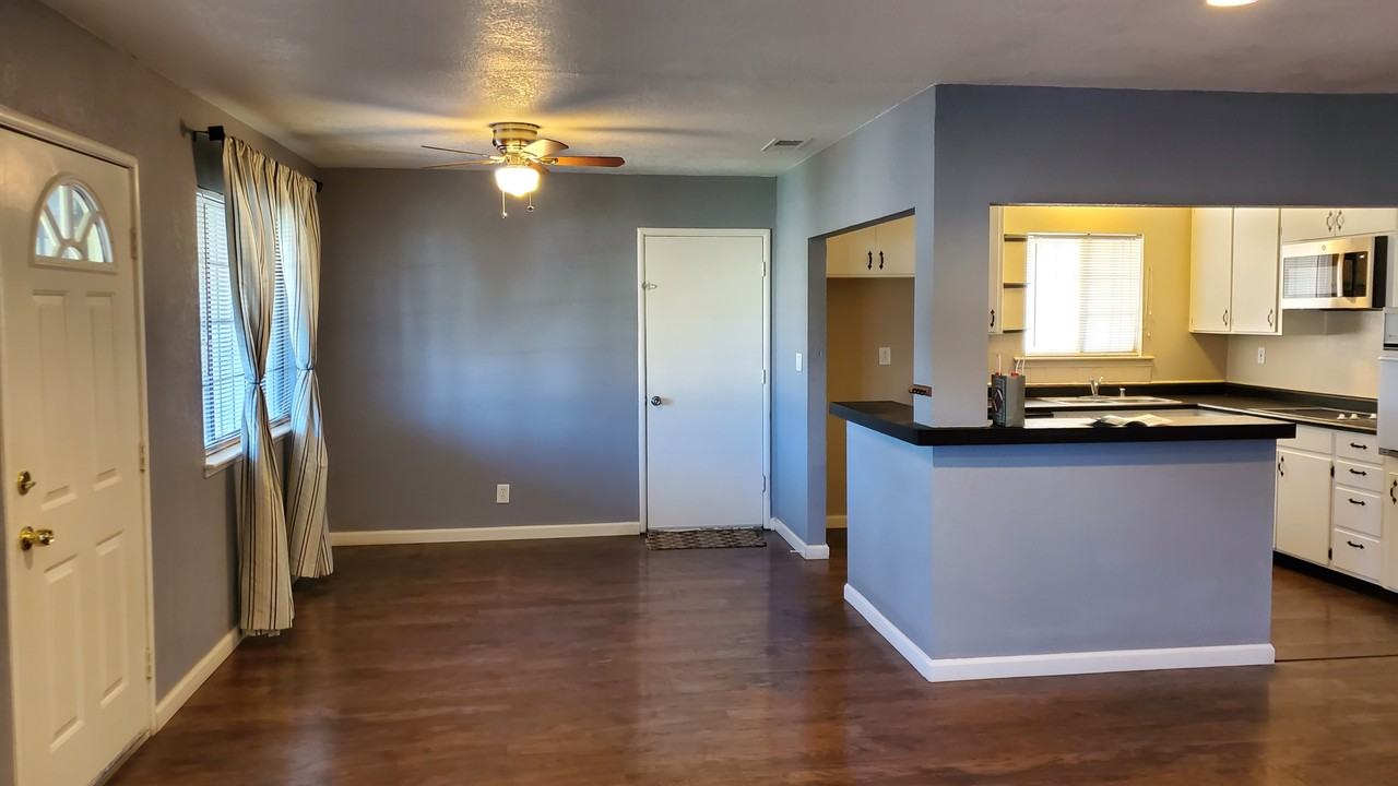 1992 14th St - Photo 3 of 19