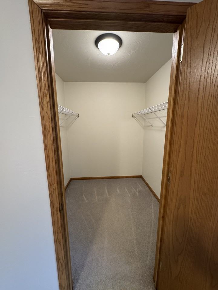 6228 Tielens Rd - Photo 6 of 12