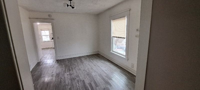 29 Sutton St Sw #2 - Photo 3 of 14