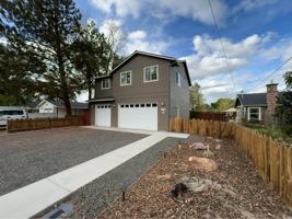 featured image of 233 Nw Cedar Ave #A