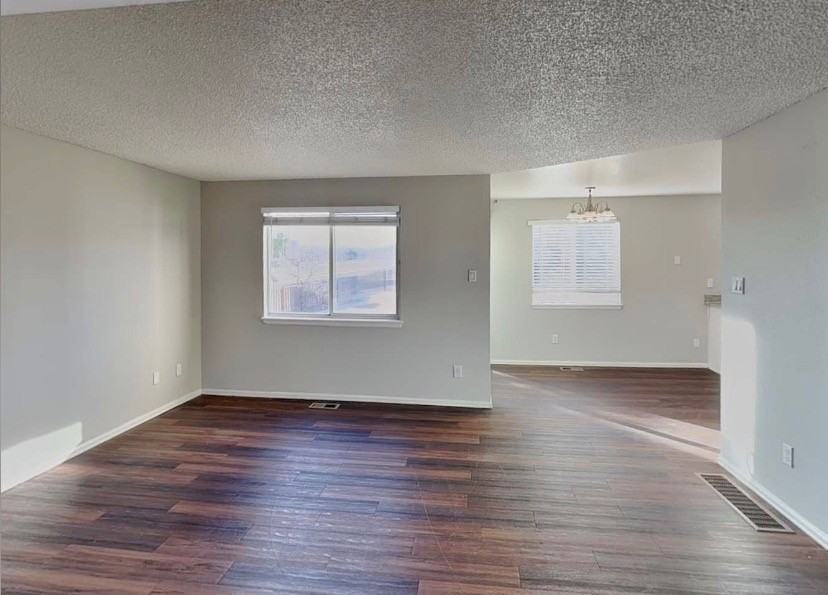 11029 Benton St #2B - Photo 7 of 9