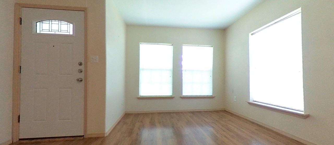 156 S Grape Ave - Photo 3 of 10