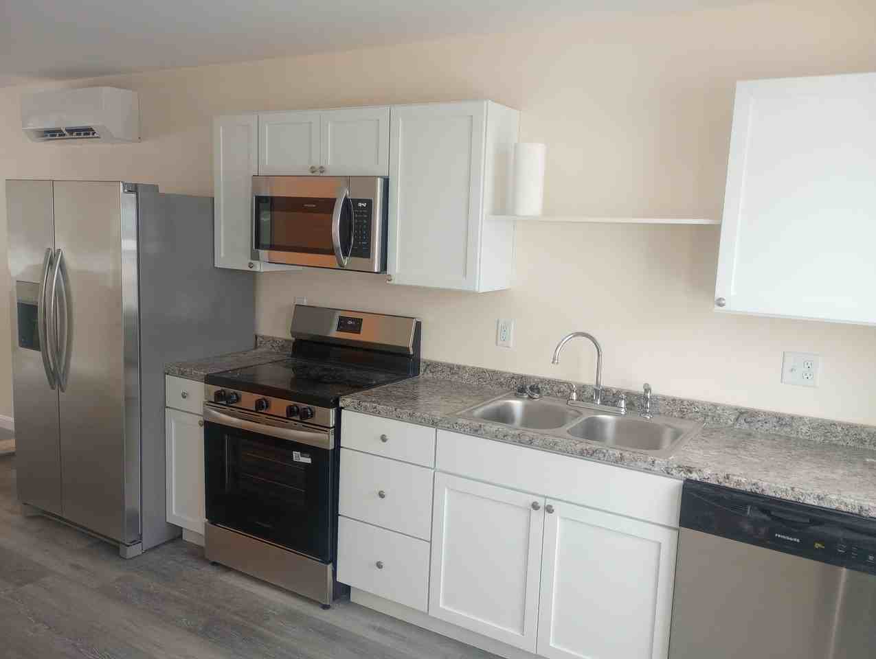 4 Boulder Dr #B - Photo 2 of 10