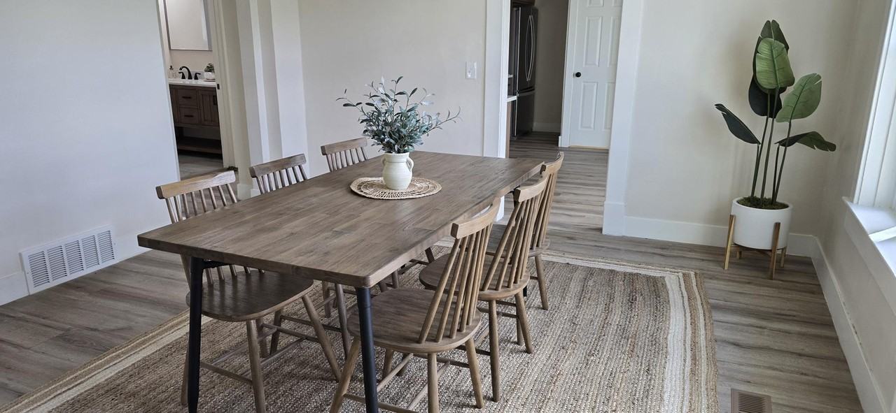 275 34th St #1 - Photo 3 of 4