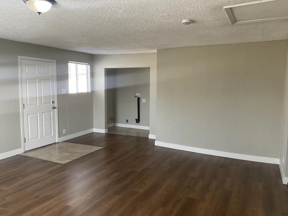 9234 Kewen Ave - Photo 6 of 8