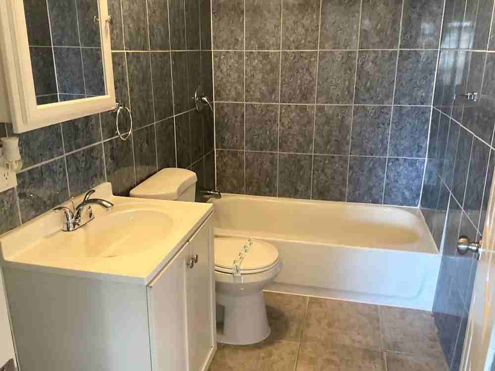 9234 Kewen Ave - Photo 7 of 8