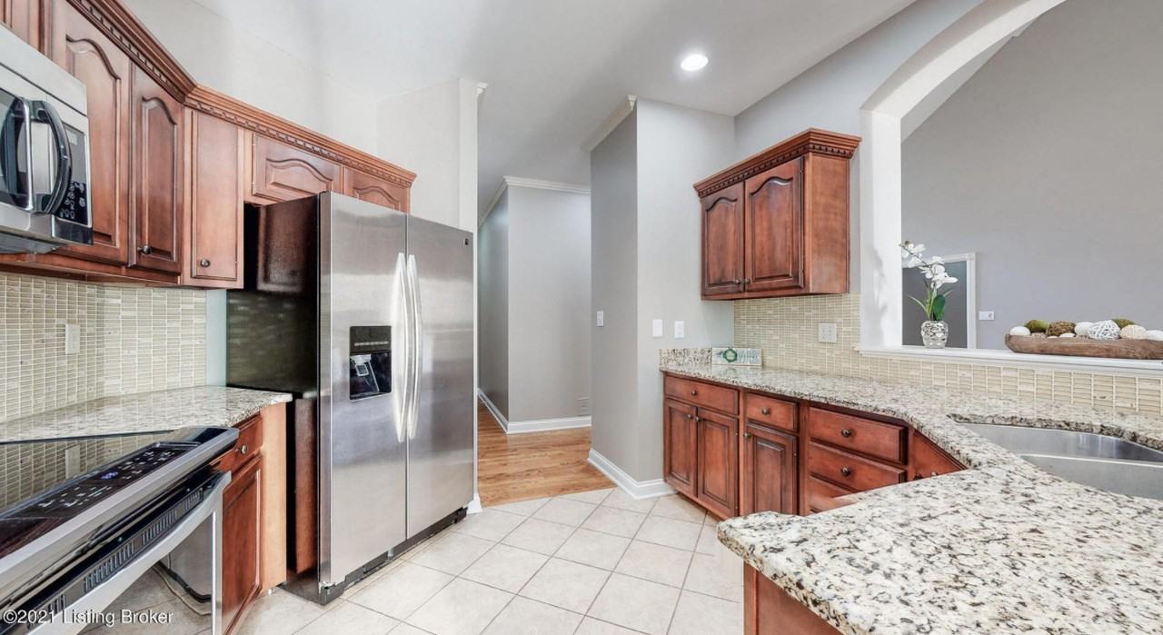 402 Willow Creek Dr - Photo 4 of 12